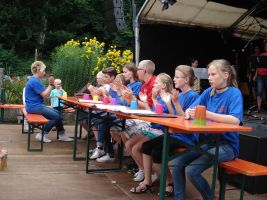 Beim CUP-SONG überrascht FERMATE mit einer pfiffigen, rhythmischen Einlage