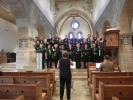 Der Chor STIMMGABEL am Sonntagmorgen beim Einsingen in der Klosterkirche