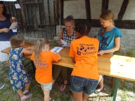 Am Samstag und Sonntag gibt es für die Kinder eine Spielstraße mit verschiedenen Spiel- und Bastelstationen 