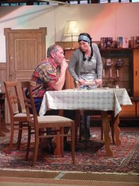 Jenny erzählt ihrem Vater von Opas Absichten