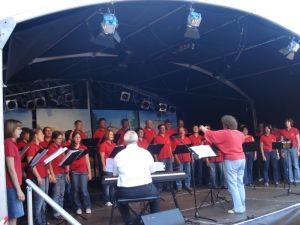 Zum Schluss unterhält noch der Chor STIMMGABEL