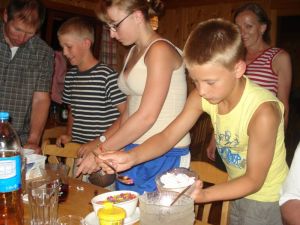 Am Samstagabend gab es zum Nachtisch Eis für alle